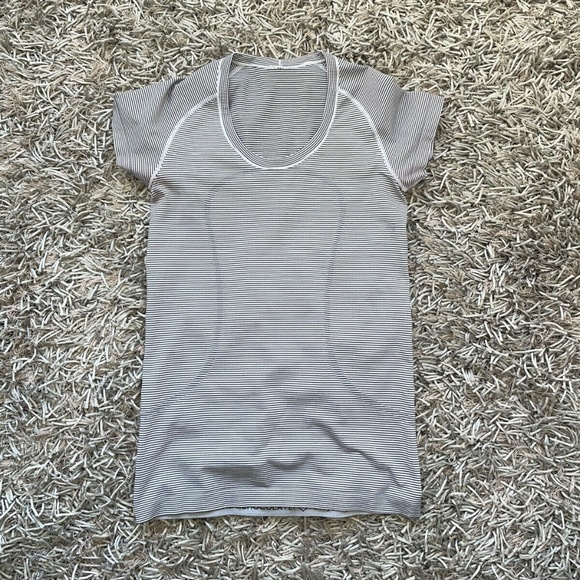Lot of 4 Lululemon Swiftly Tech Short Sleeve Crew / Long Sleeve Sz 8❤️ - Picture 6 of 9